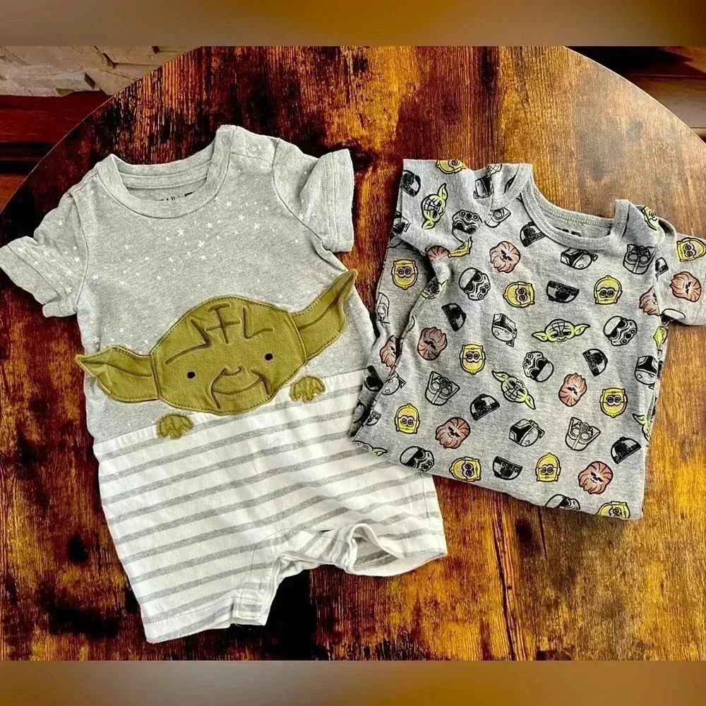 BUNDLE: 2 infant Star Wars outfits. Size: 6-12M